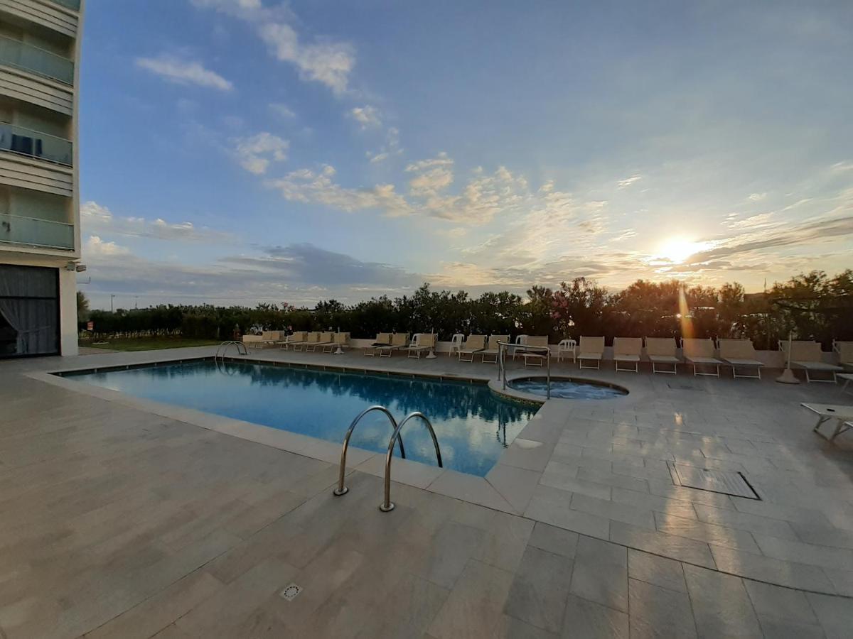 Hotel Adria Milano Marittima Esterno foto