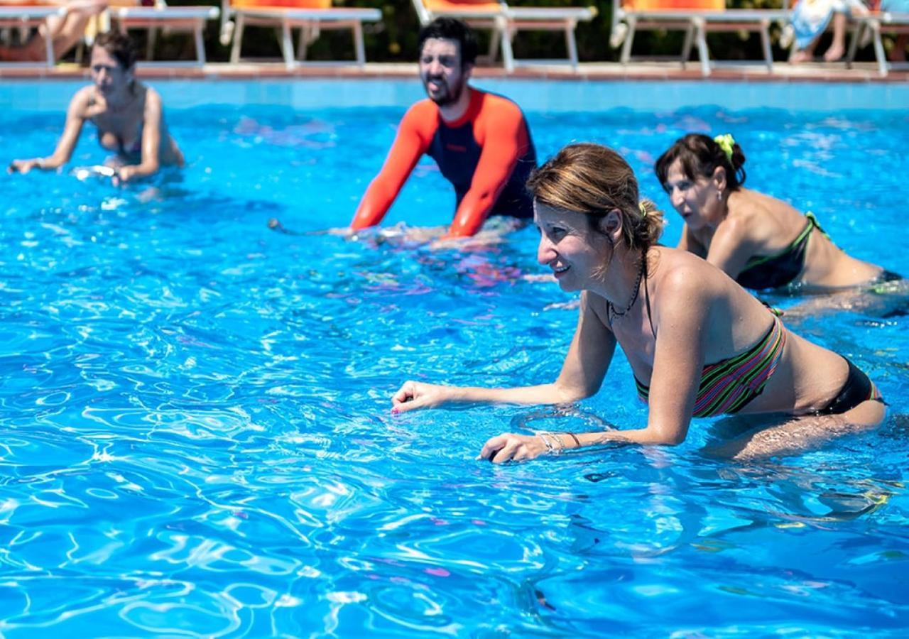Hotel Adria Milano Marittima Esterno foto