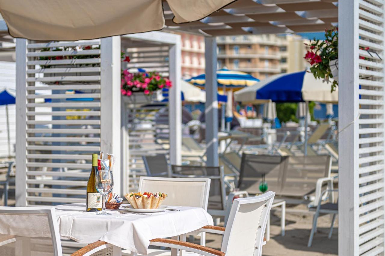 Hotel Adria Milano Marittima Esterno foto