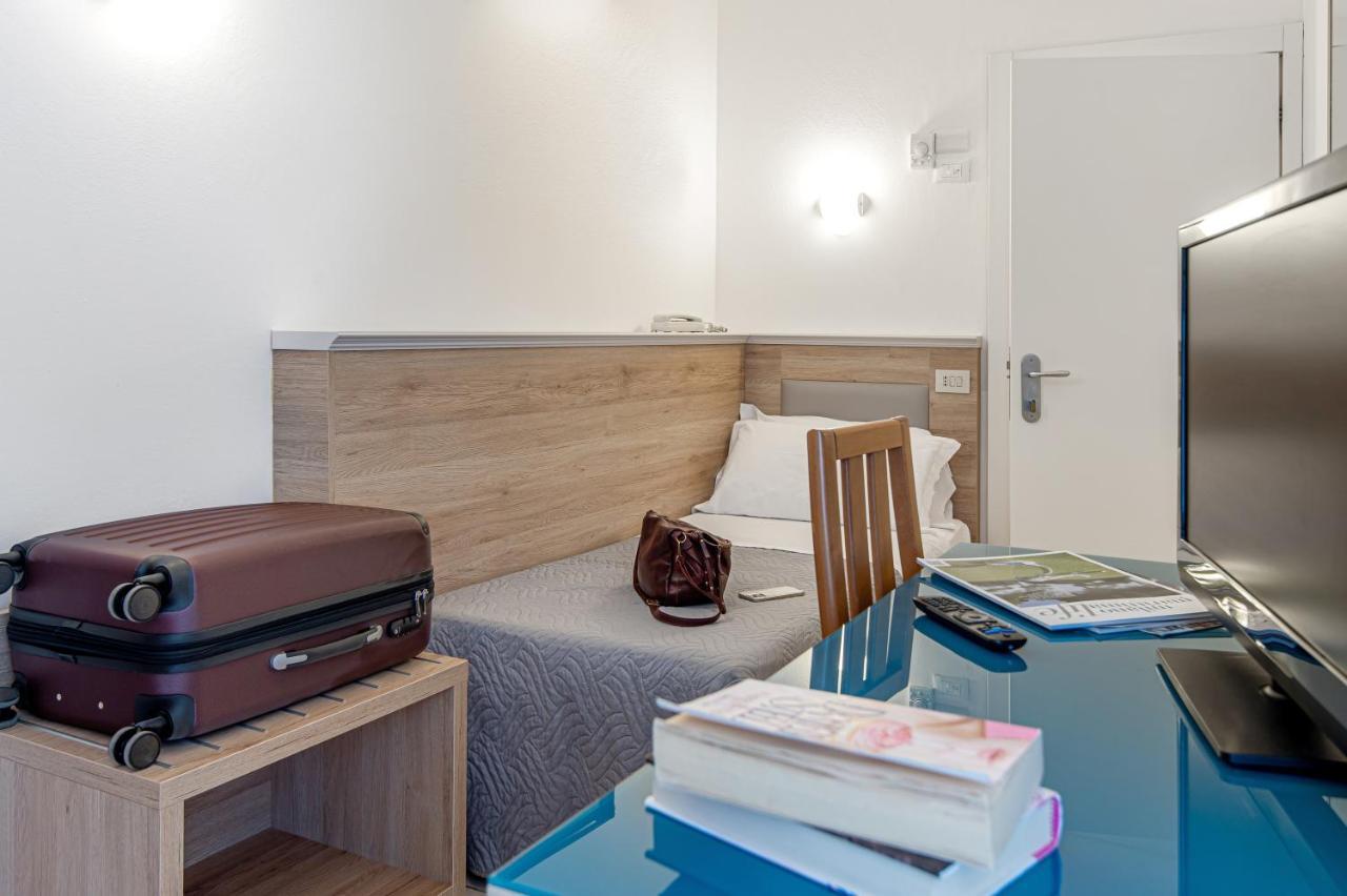 Hotel Adria Milano Marittima Esterno foto