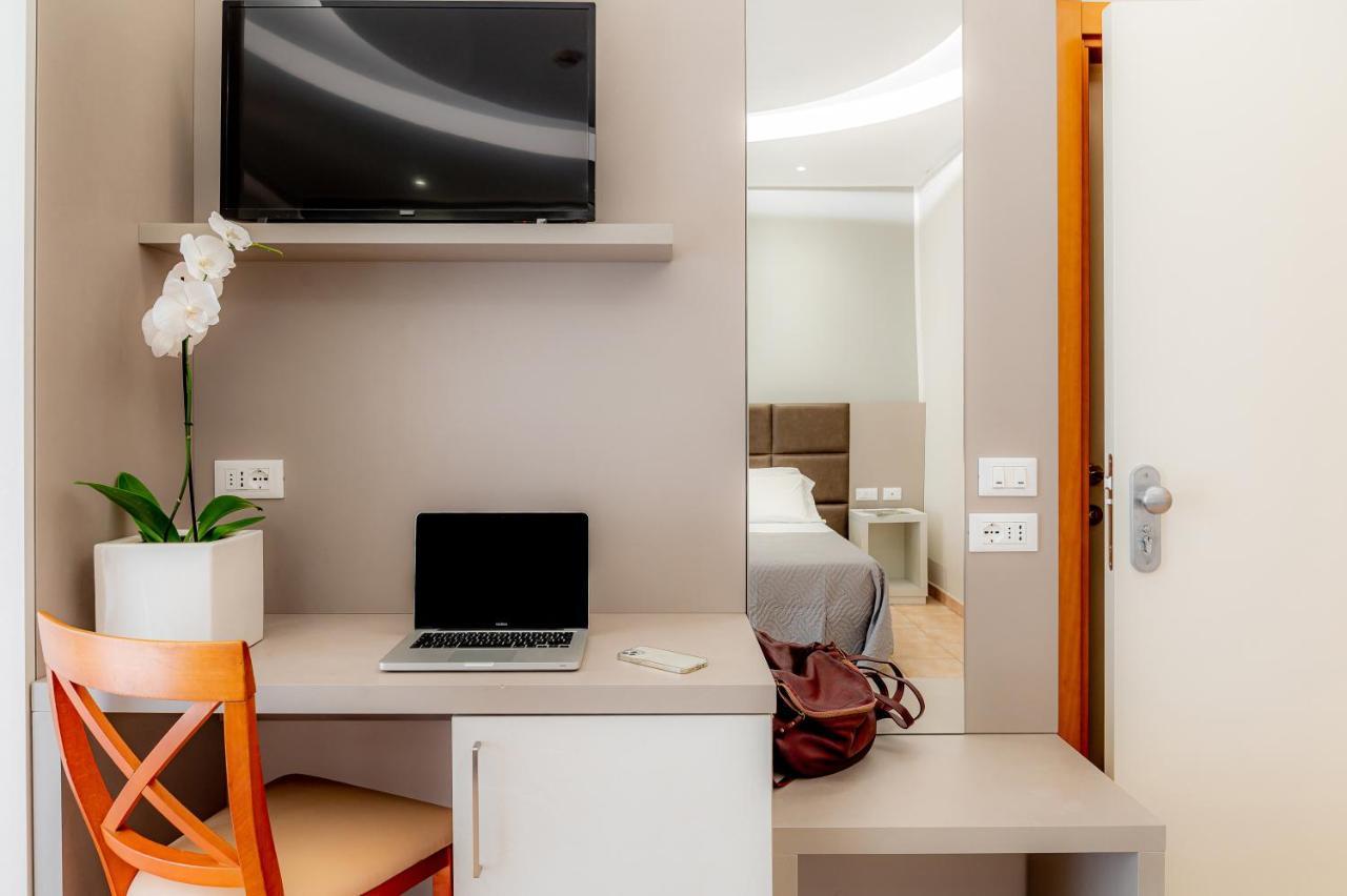 Hotel Adria Milano Marittima Esterno foto