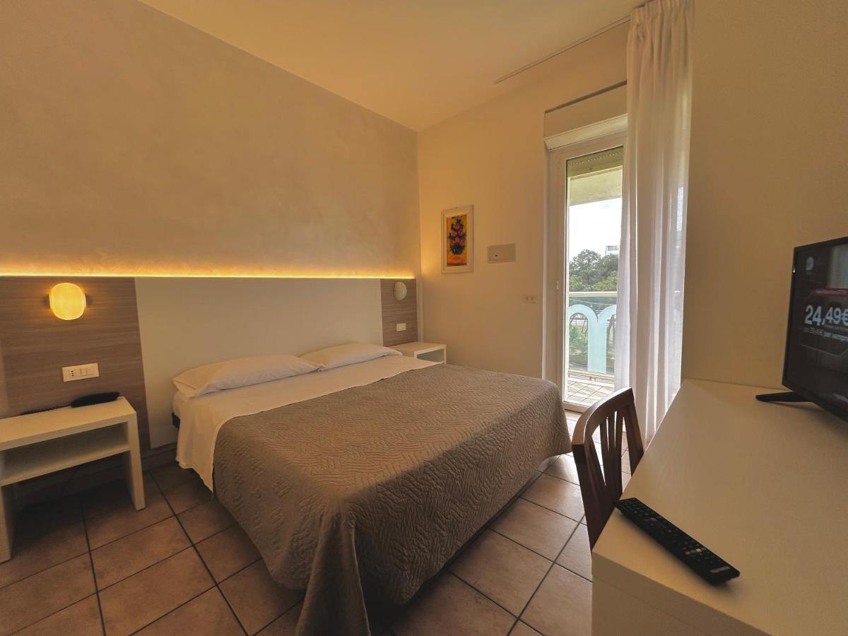Hotel Adria Milano Marittima Esterno foto