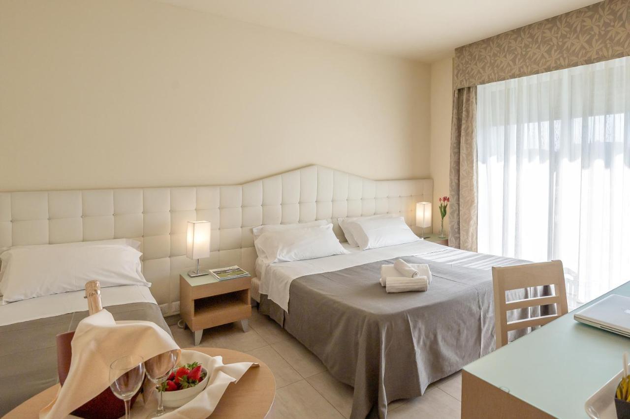 Hotel Adria Milano Marittima Esterno foto