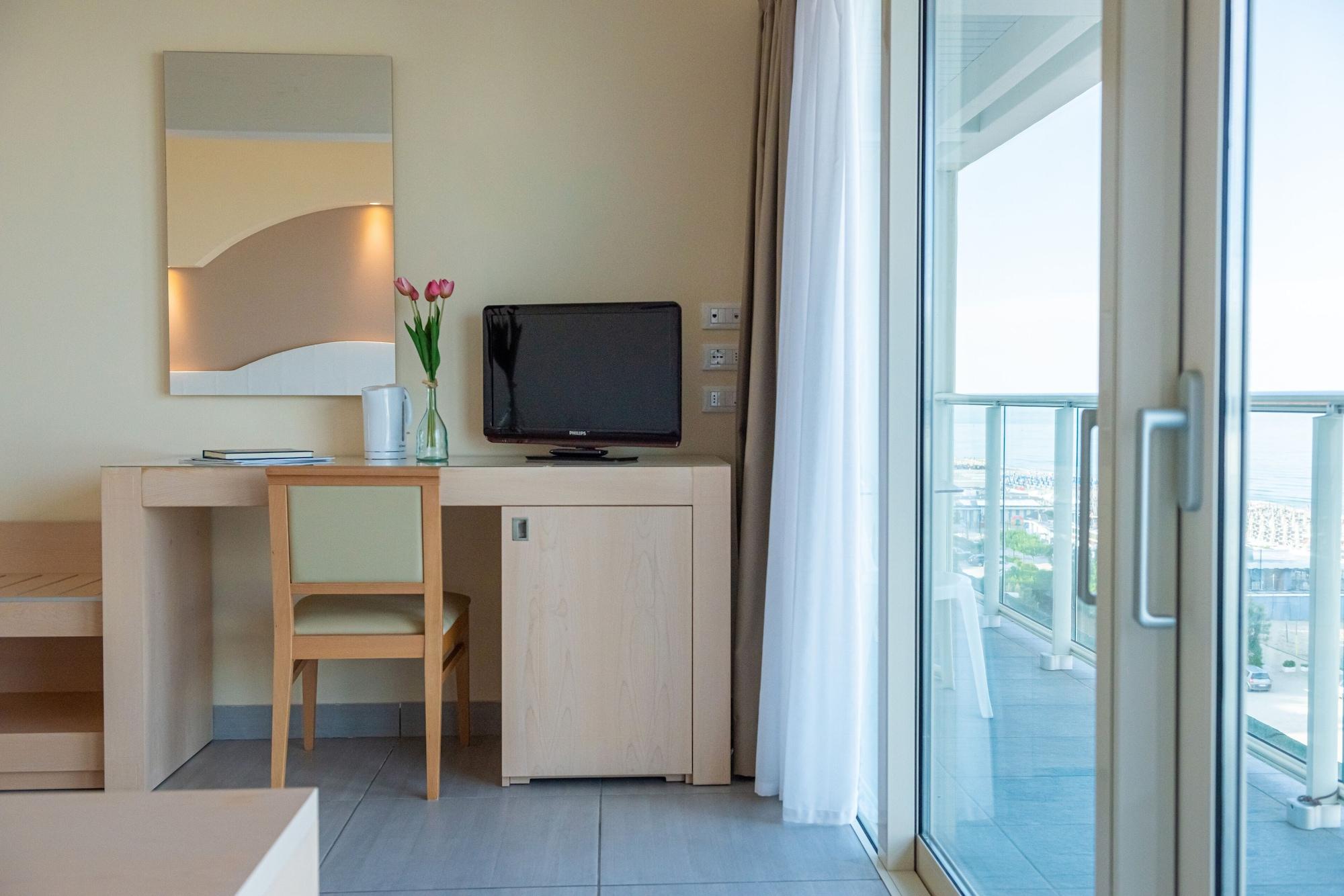 Hotel Adria Milano Marittima Esterno foto