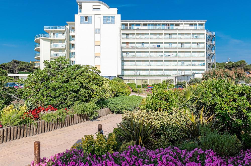 Hotel Adria Milano Marittima Esterno foto