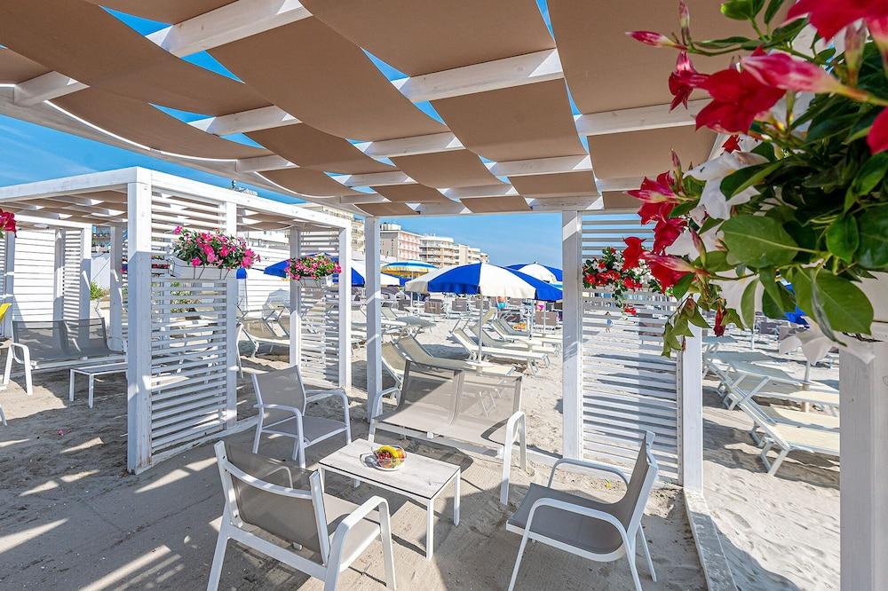 Hotel Adria Milano Marittima Esterno foto