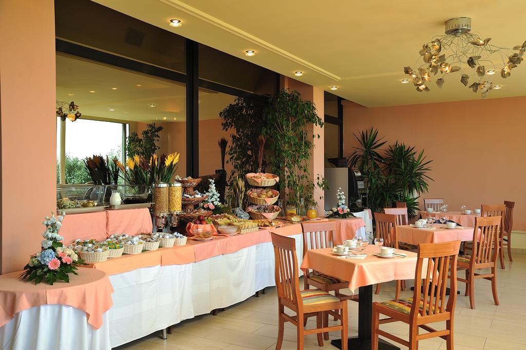 Hotel Adria Milano Marittima Esterno foto