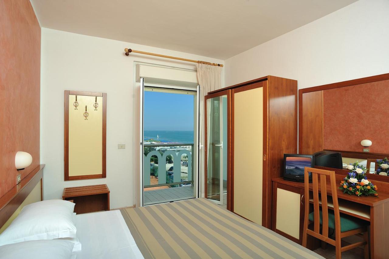 Hotel Adria Milano Marittima Esterno foto