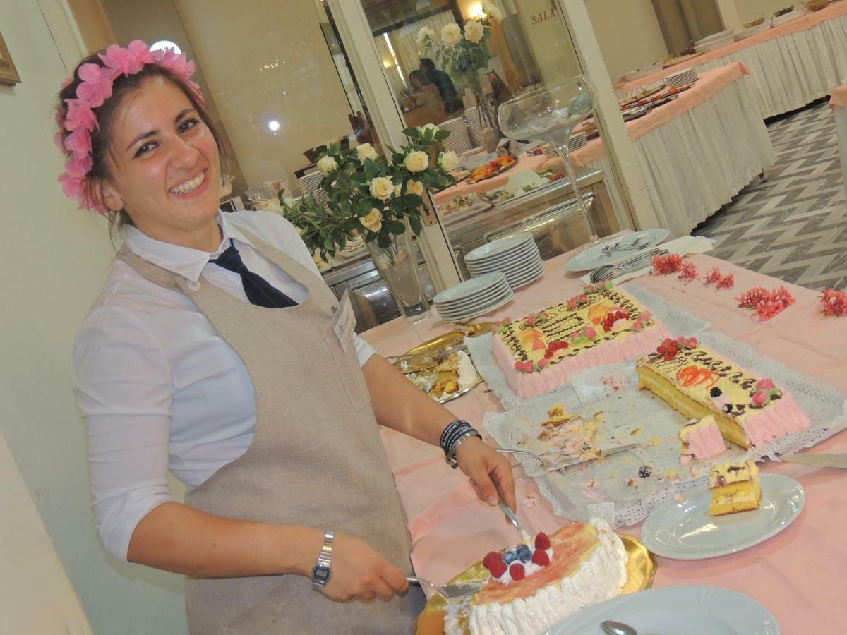 Hotel Adria Milano Marittima Esterno foto